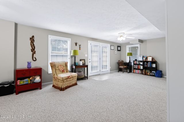 6204 Cottage Ridge Pl, Louisville, KY 40214