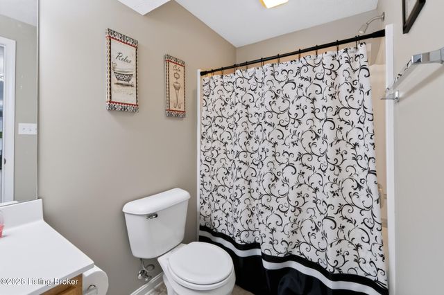 6204 Cottage Ridge Pl, Louisville, KY 40214