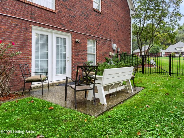6204 Cottage Ridge Pl, Louisville, KY 40214