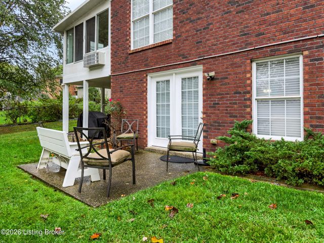 6204 Cottage Ridge Pl, Louisville, KY 40214