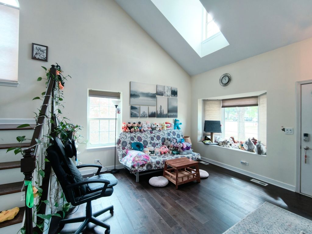 230 Carlisle Avenue, Westmont, IL 60559 — photo 2