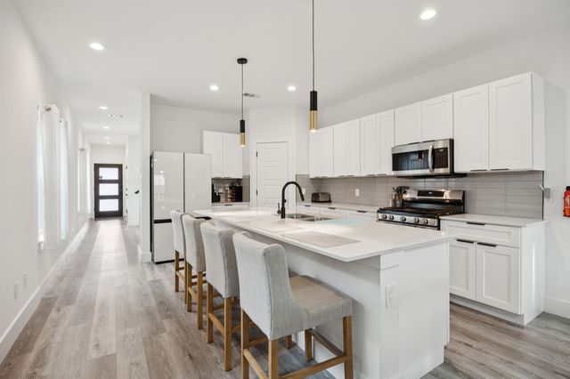 2608 Birmingham Avenue, Dallas, TX 75215