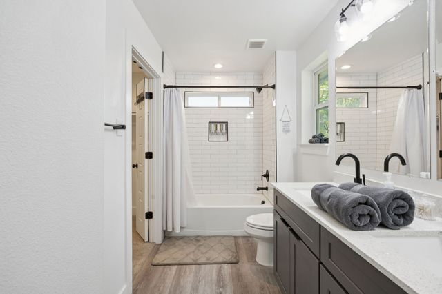 2608 Birmingham Avenue, Dallas, TX 75215