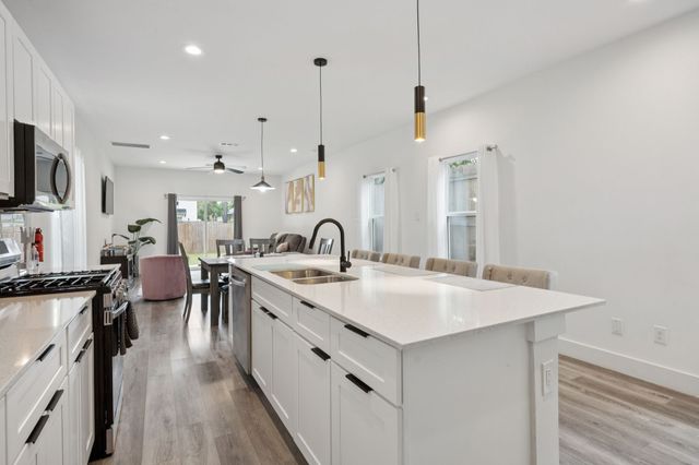 2608 Birmingham Avenue, Dallas, TX 75215