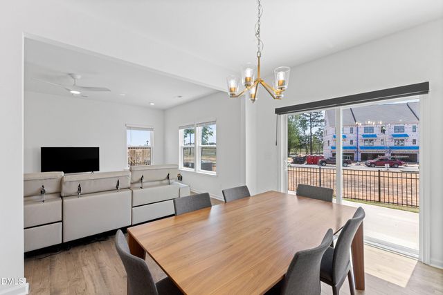 92 N District Avenue N, Clayton, NC 27527