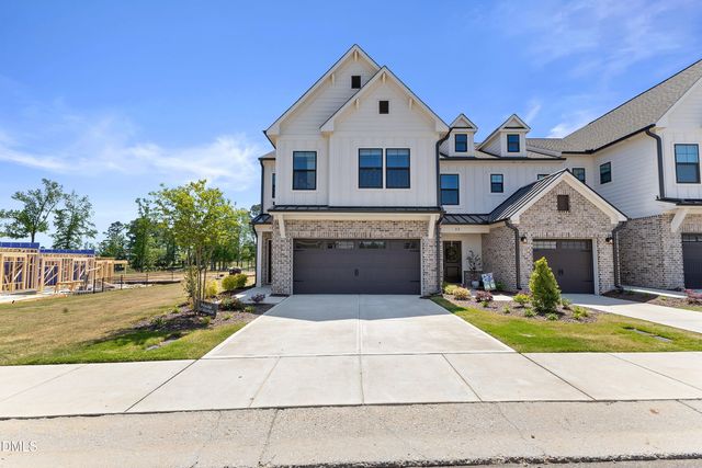 92 N District Avenue N, Clayton, NC 27527
