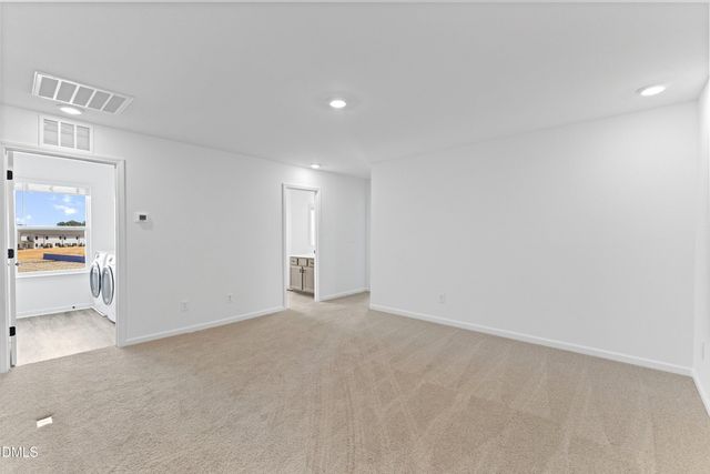 92 N District Avenue N, Clayton, NC 27527