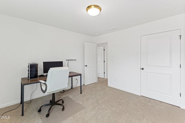 92 N District Avenue N, Clayton, NC 27527