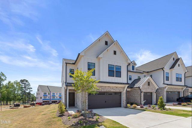 92 N District Avenue N, Clayton, NC 27527