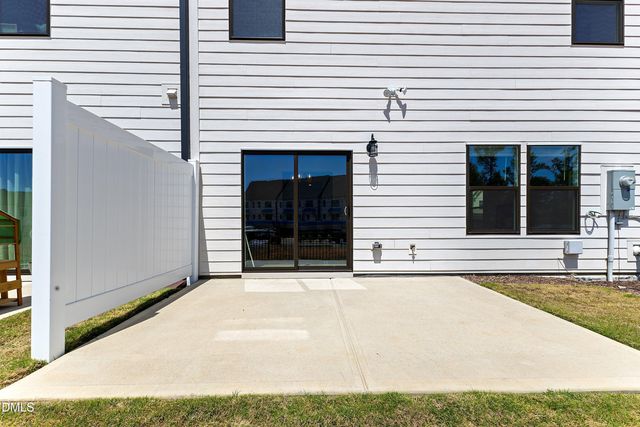 92 N District Avenue N, Clayton, NC 27527