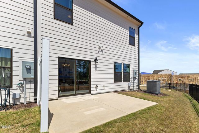 92 N District Avenue N, Clayton, NC 27527