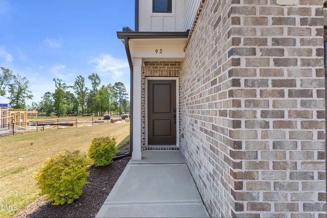 92 N District Avenue N, Clayton, NC 27527