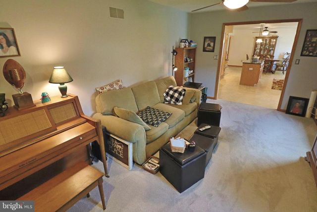 660 SNYDER HILL RD, Lititz, PA 17543