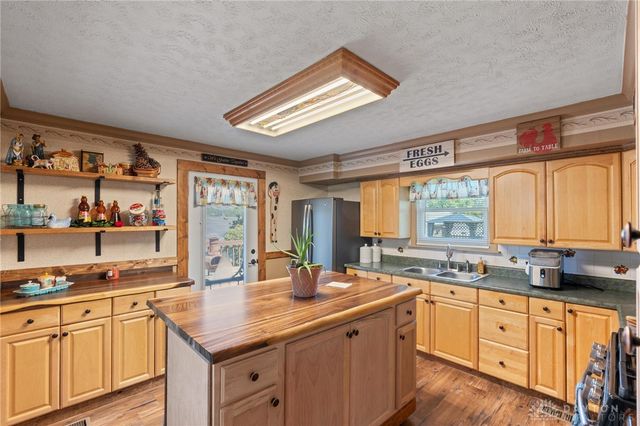 39 1st Street, Waynesville, OH 45068