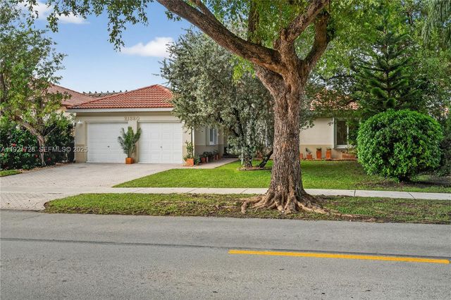 21320 SW 92nd Ave, Cutler Bay, FL 33189