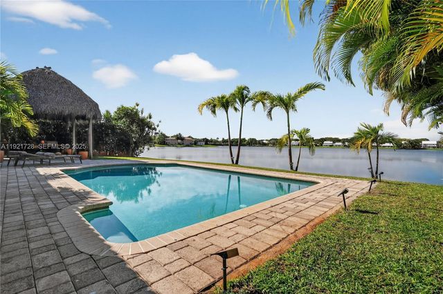 21320 SW 92nd Ave, Cutler Bay, FL 33189