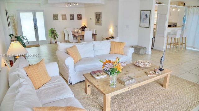 21320 SW 92nd Ave, Cutler Bay, FL 33189