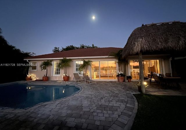 21320 SW 92nd Ave, Cutler Bay, FL 33189