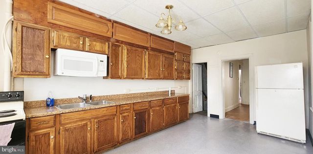 608 E PHILADELPHIA ST, York, PA 17403