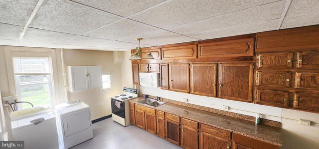 608 E PHILADELPHIA ST, York, PA 17403