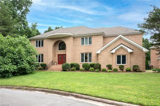 1532 Mirassou LN, Virginia Beach, VA 23454