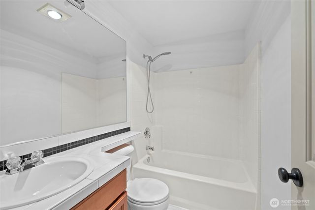 14908 29th Avenue W #H102, Lynnwood, WA 98087