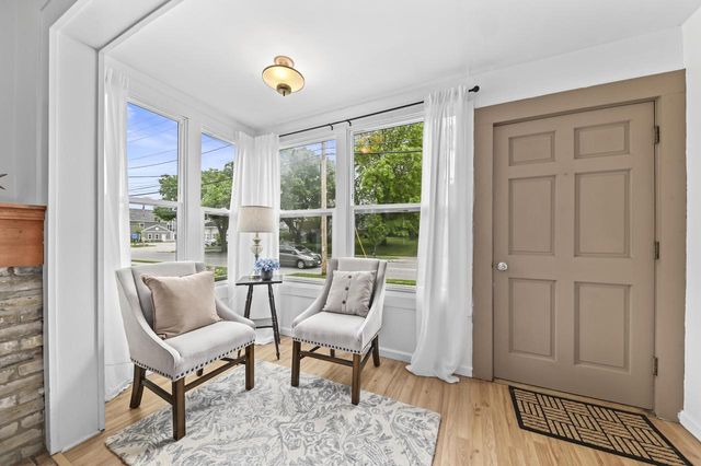 N50W6466 Western ROAD, Cedarburg, WI 53012