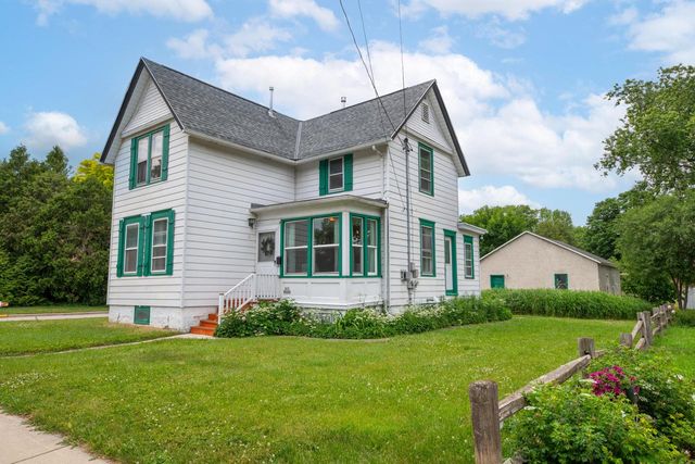 N50W6466 Western ROAD, Cedarburg, WI 53012