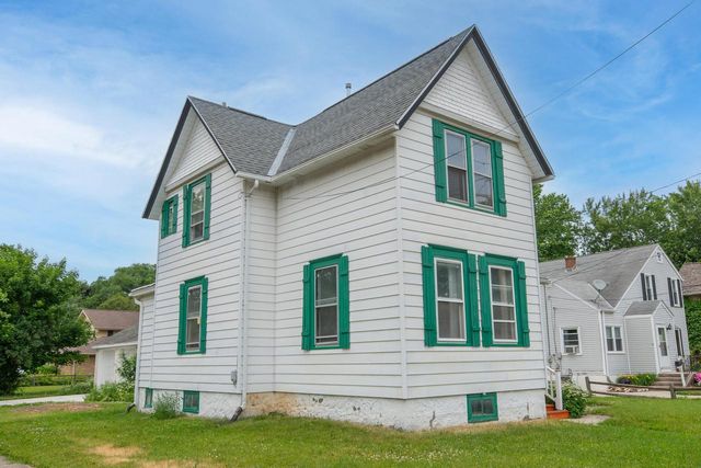 N50W6466 Western ROAD, Cedarburg, WI 53012