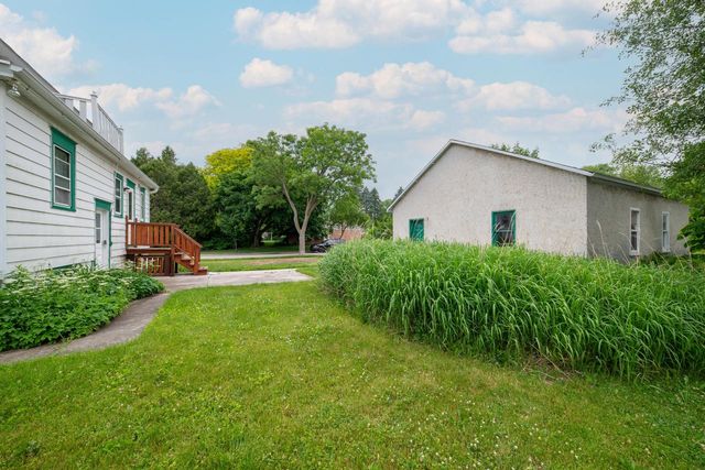 N50W6466 Western ROAD, Cedarburg, WI 53012