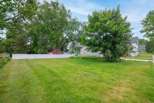 N50W6466 Western ROAD, Cedarburg, WI 53012