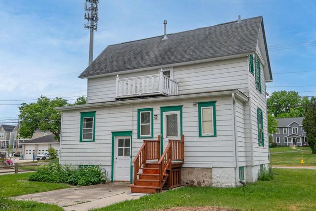 N50W6466 Western ROAD, Cedarburg, WI 53012