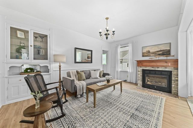 N50W6466 Western ROAD, Cedarburg, WI 53012