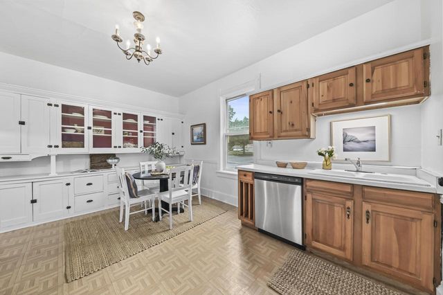 N50W6466 Western ROAD, Cedarburg, WI 53012