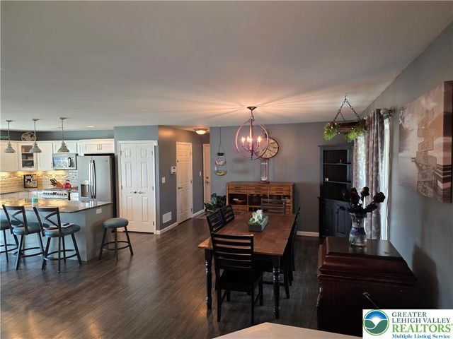 3393 Crestview Loop, Lehigh Twp, PA 18088