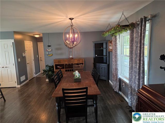 3393 Crestview Loop, Lehigh Twp, PA 18088