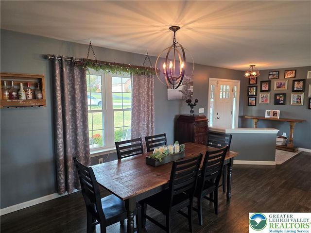 3393 Crestview Loop, Lehigh Twp, PA 18088