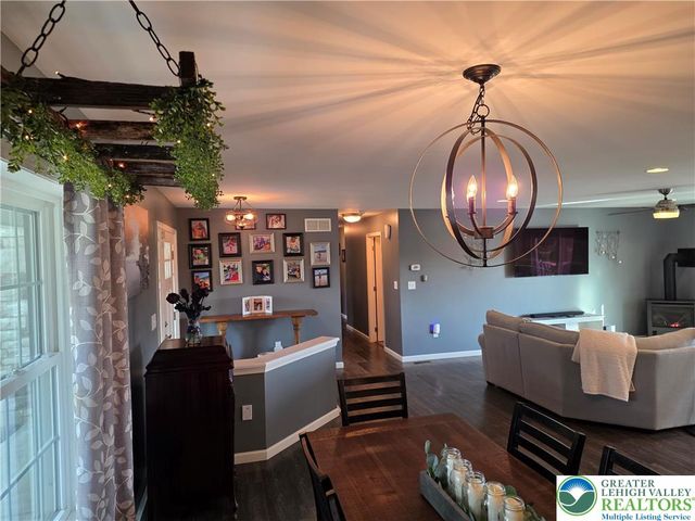 3393 Crestview Loop, Lehigh Twp, PA 18088