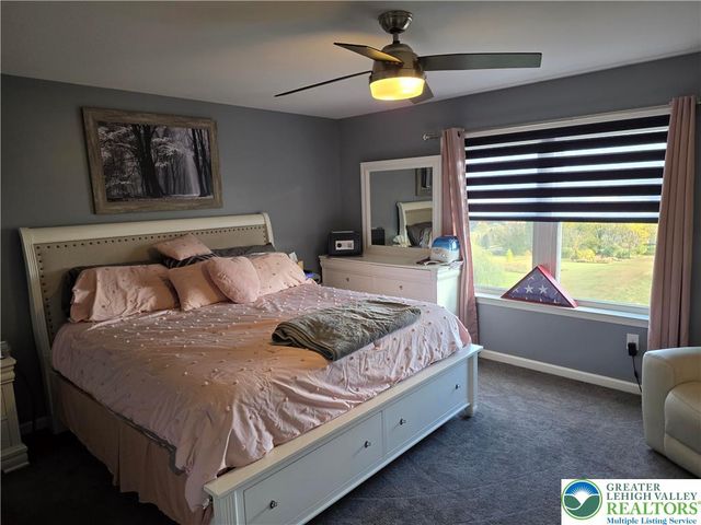 3393 Crestview Loop, Lehigh Twp, PA 18088