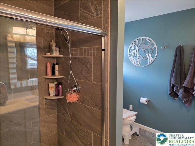 3393 Crestview Loop, Lehigh Twp, PA 18088