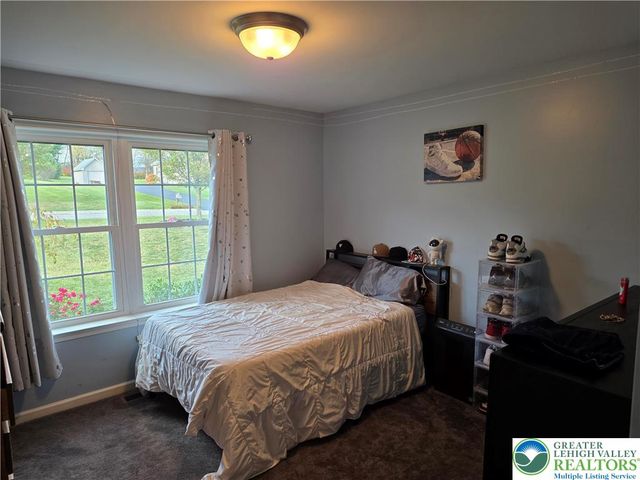 3393 Crestview Loop, Lehigh Twp, PA 18088