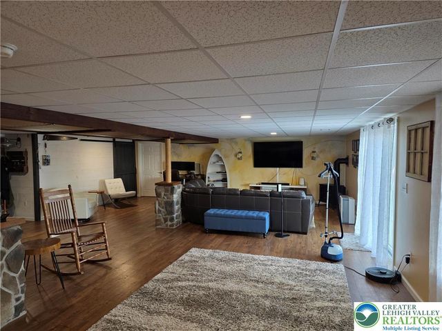 3393 Crestview Loop, Lehigh Twp, PA 18088