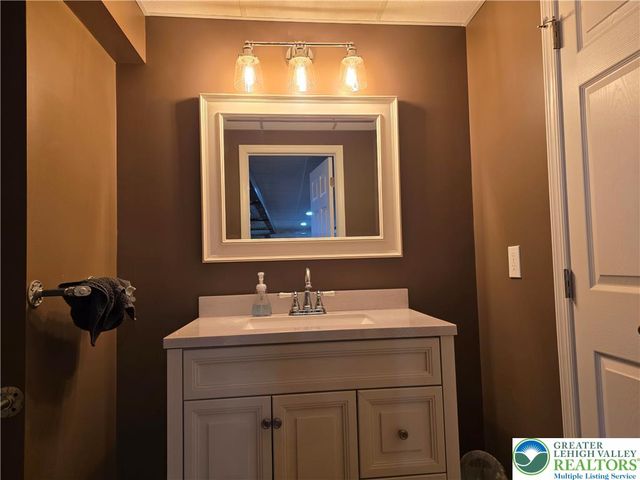 3393 Crestview Loop, Lehigh Twp, PA 18088