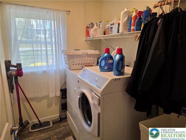 3393 Crestview Loop, Lehigh Twp, PA 18088