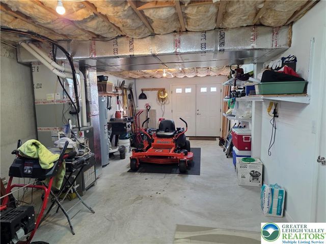 3393 Crestview Loop, Lehigh Twp, PA 18088