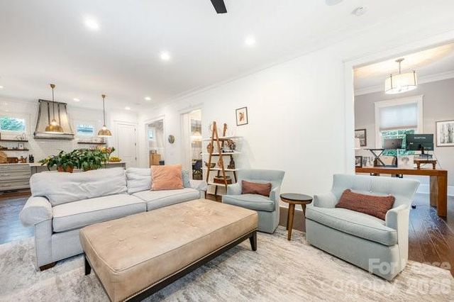 748 Ellsworth Road, Charlotte, NC 28211