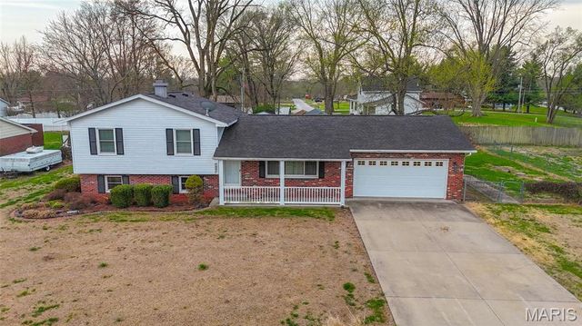 79 Rolling Meadows Drive, Godfrey, IL 62035