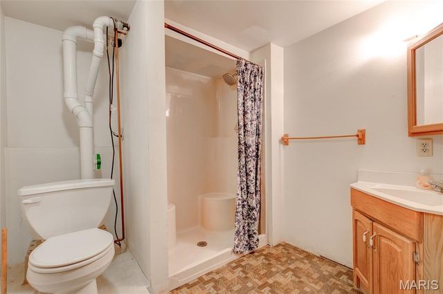 79 Rolling Meadows Drive, Godfrey, IL 62035