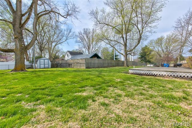 79 Rolling Meadows Drive, Godfrey, IL 62035