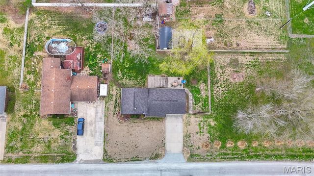 79 Rolling Meadows Drive, Godfrey, IL 62035